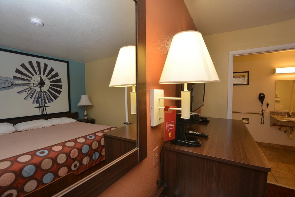Super 8 By Wyndham Midwest City Ok Kültér fotó